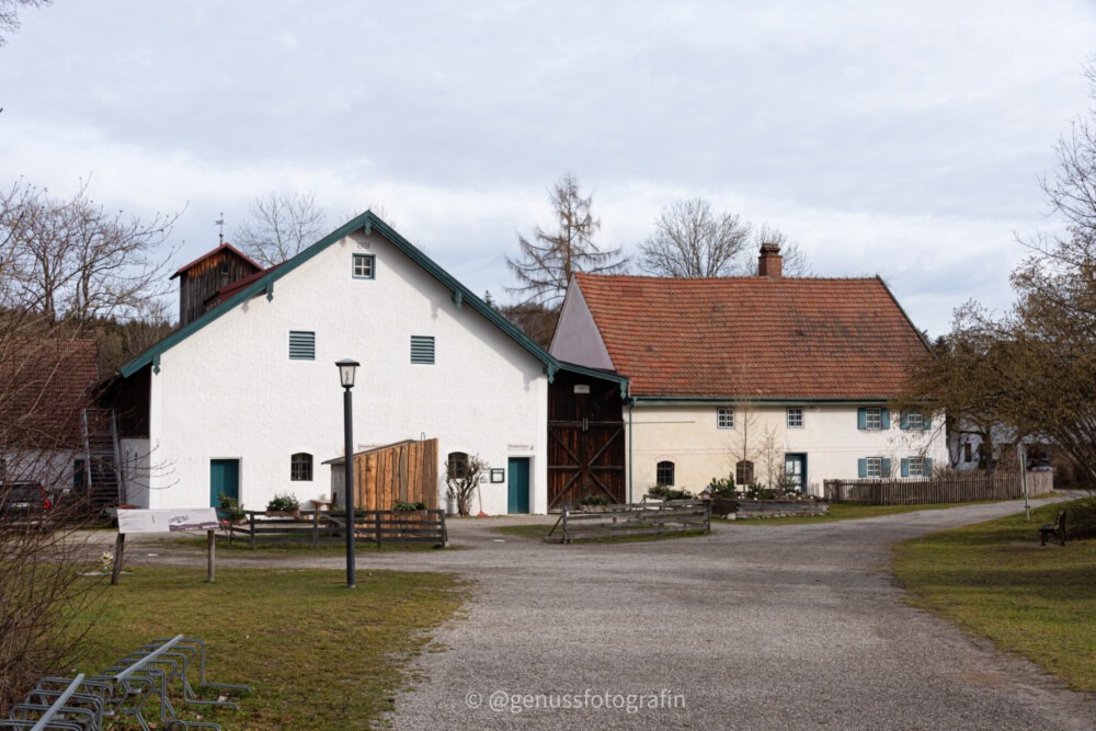 Jexhof in Schöngeising. Ein Zweitseit-Bauernhof als Bauernhofmuseum.